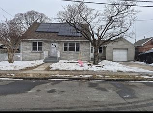 110 High St, Hamilton, NJ 08611