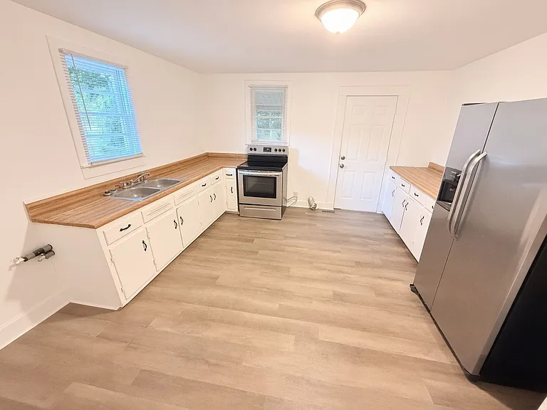 1510 Whatley St — Photo 5