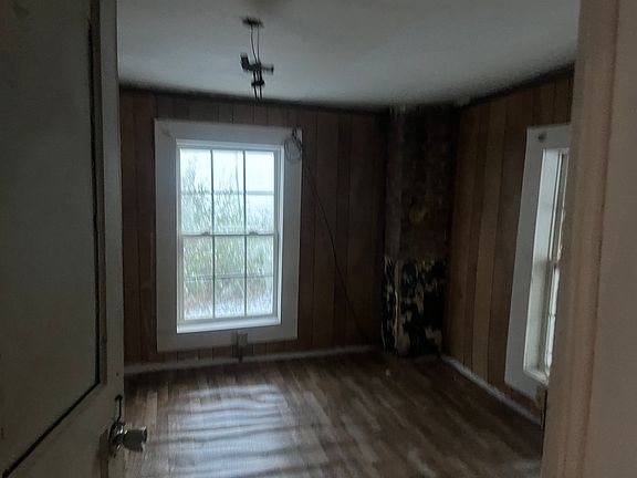2nd image of 411 Cook Ln