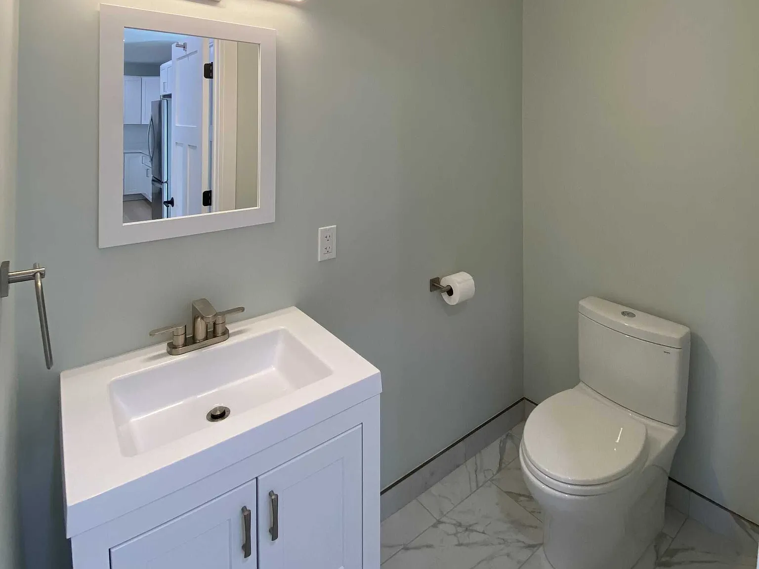 2 bed, 1.5 bath, $3,000 — Photo 3