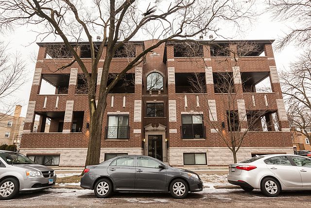 1st image of 2921 W Glenlake Ave APT 1W