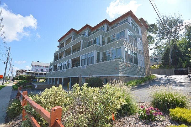 1st image of 200 S Harbor Dr