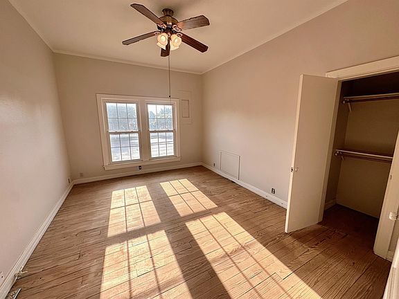 3rd image of 409 N Carroll Boulevard502 Pearl St #2