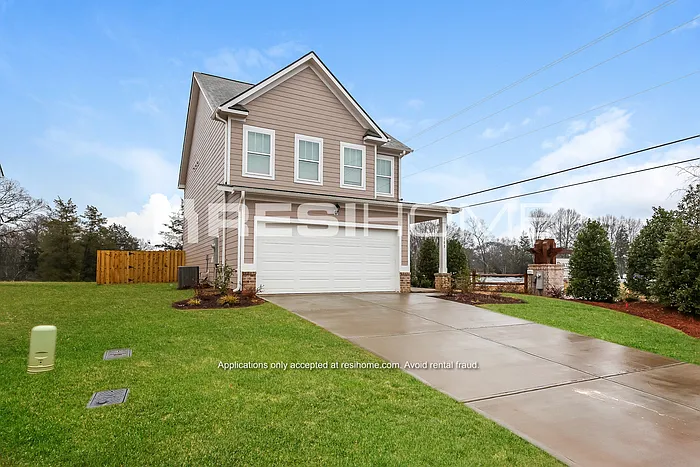 3 bed, 2.5 bath, 1649 sqft, $2,149 — Photo 1