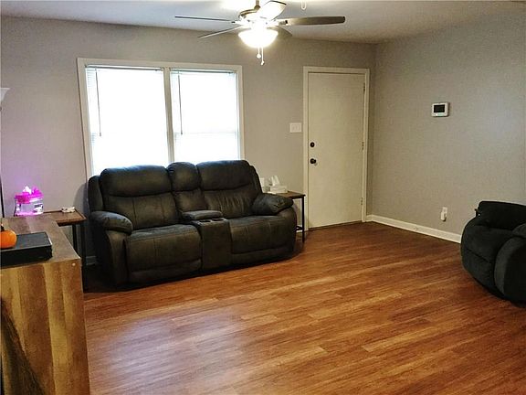 2nd image of 2910 Salinas Dr