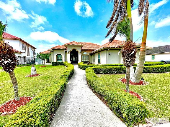 5th image of 1213 NE Costa Brava Dr