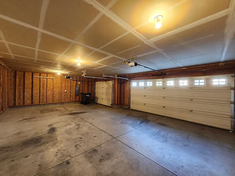5811 Austin Ct — Photo 24