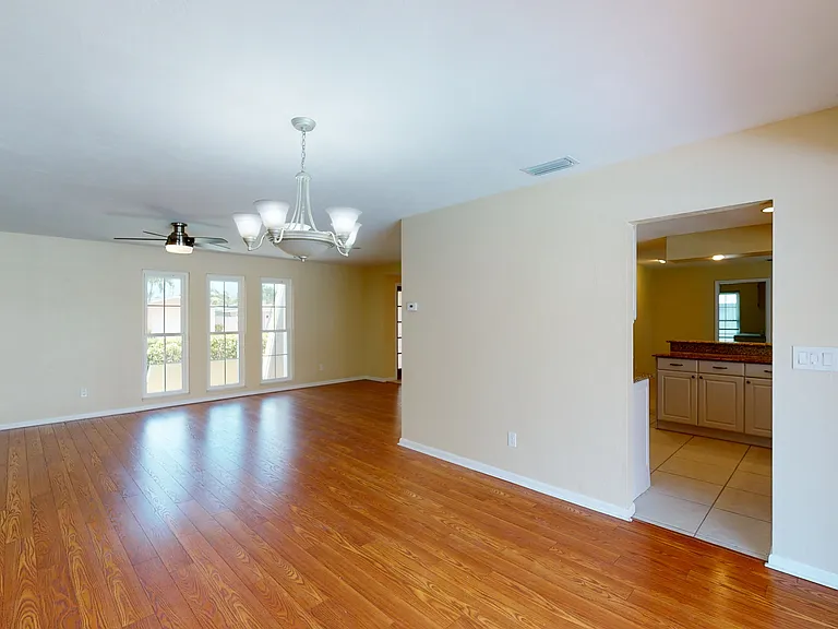 145 SW 54th St — Photo 34