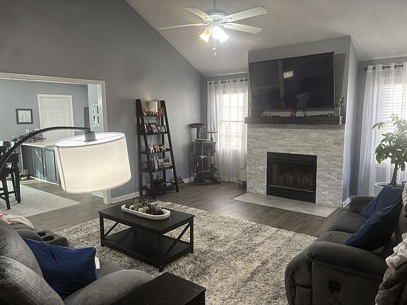 4th image of 5755 Stoneridge Dr
