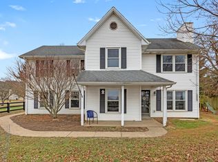 102 Chestnut Ln, Versailles, KY 40383