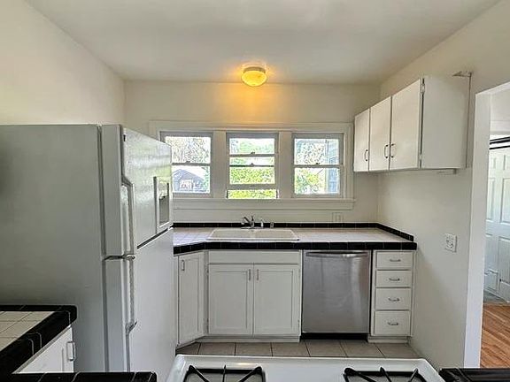 2nd image of 11029 Sarah St