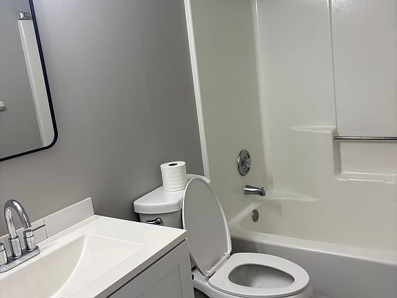 5th image of 5109 SE Primrose Way