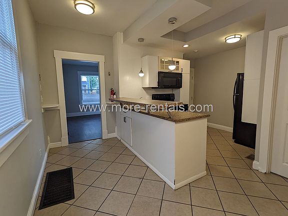 5th image of 684 Reinhard Ave