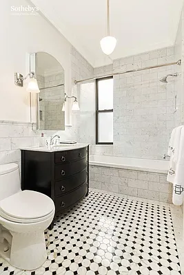 Sold by Sotheby's International Realty | media 7