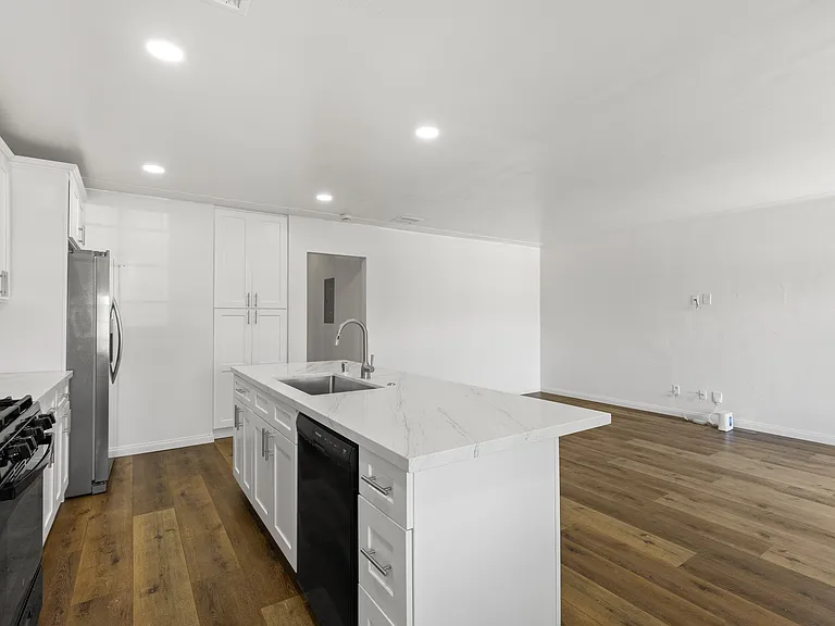 5181 La Dorna St — Photo 10