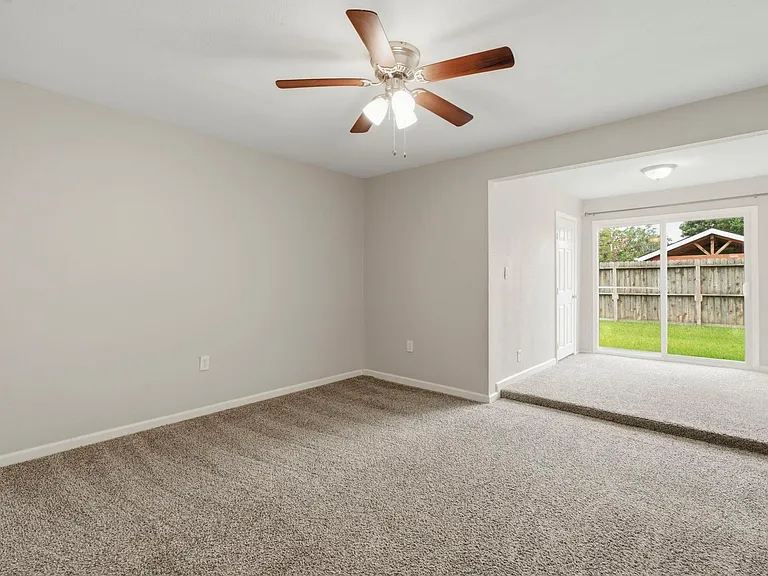 1930 Redway Ln — Photo 18