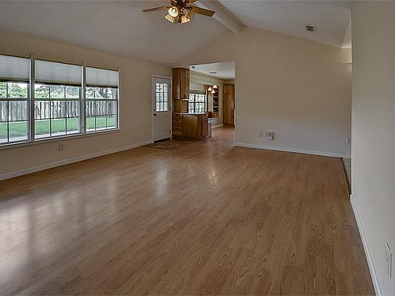 5th image of 11311 Bonaparte Dr