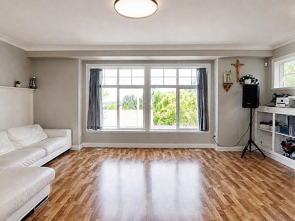 4th image of 5648 Promontory Rd #4