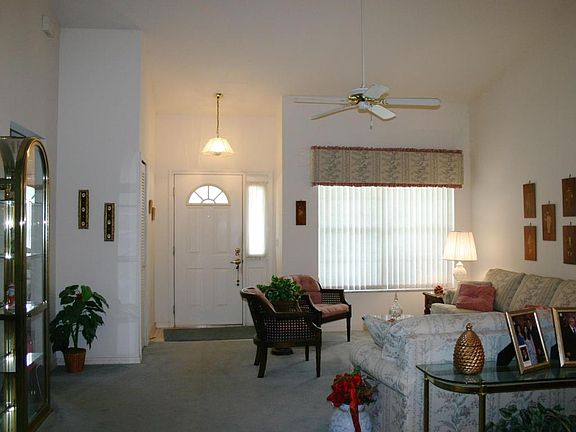 3rd image of 320 NW Tuscany Ct