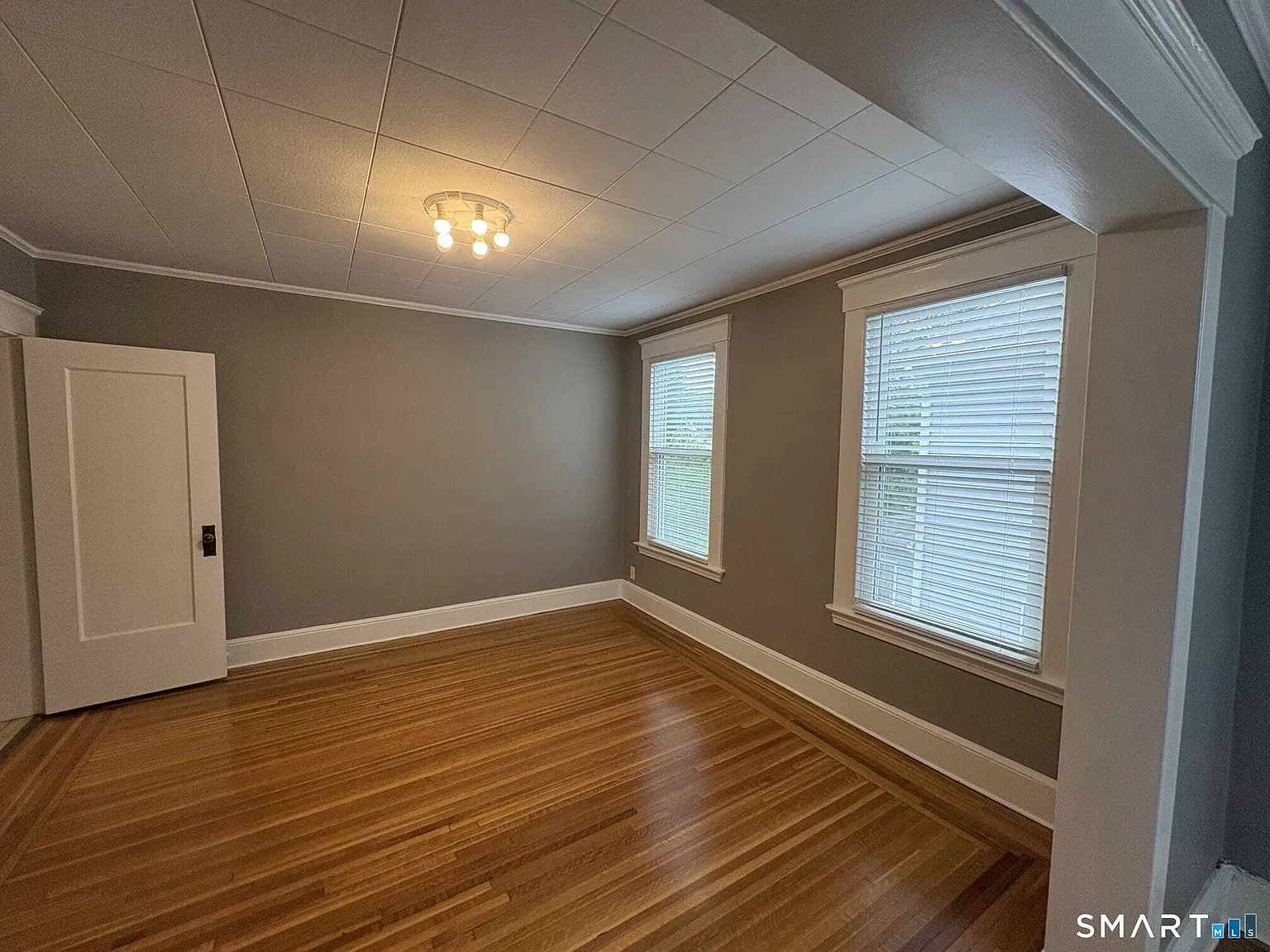 2 bed, 1.0 bath, 1287 sqft, $2,195 — Photo 2
