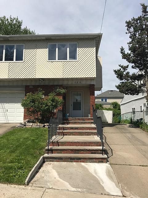 1st image of 220 Suffolk Ave
