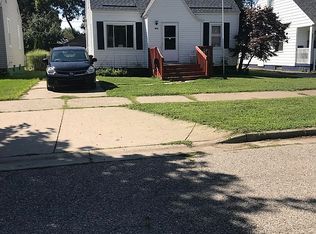 934 California St NW, Grand Rapids, MI 49504