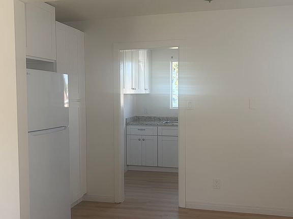 2nd image of 1802-04 W Drescher St #1804
