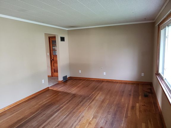 2nd image of 305 John St
