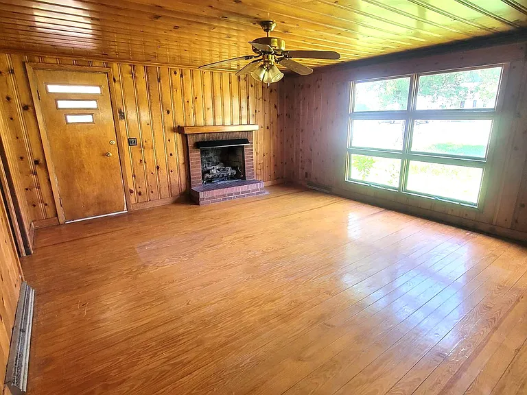 1854 Lake Rd — Photo 3