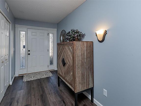 2nd image of 958 Somerfor Pl