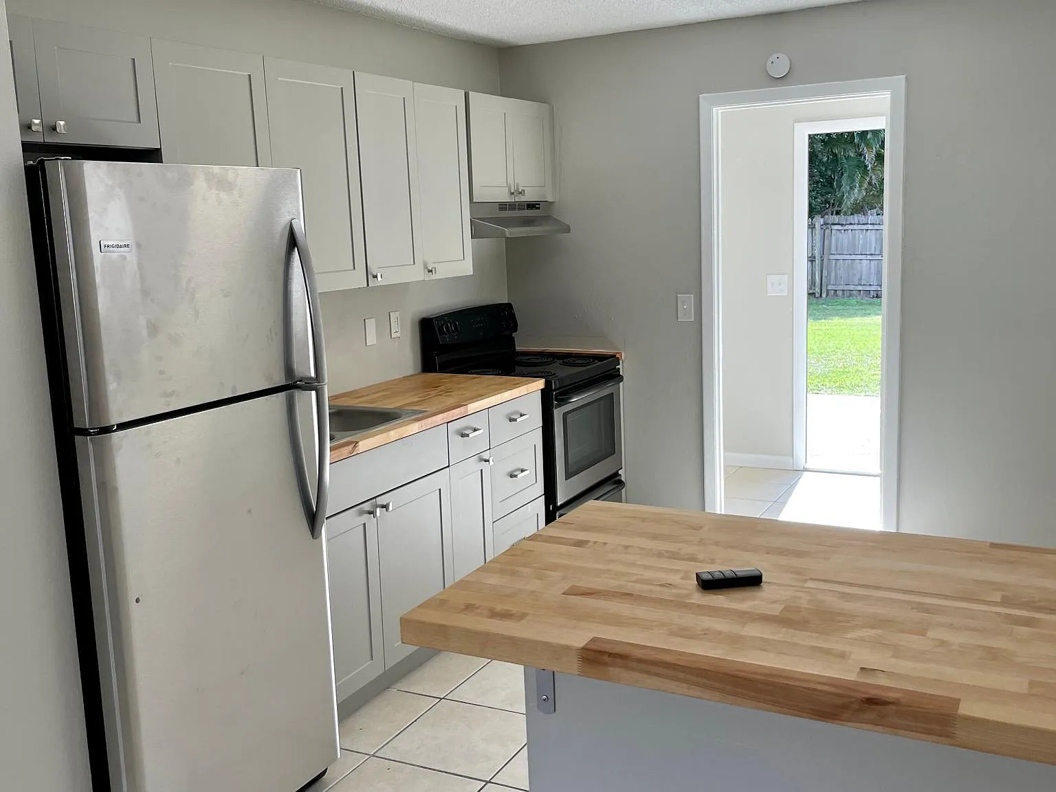 2 bed, 800 sqft, $1,500 — Photo 3