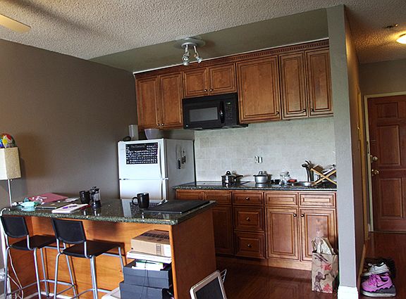 3rd image of 18307 Burbank Blvd Unit 310