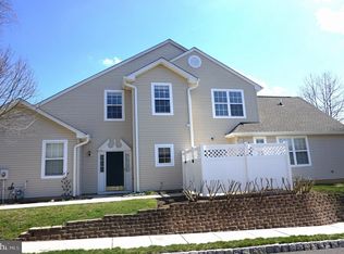 21 Fallview Ct, Hamilton, NJ 08690