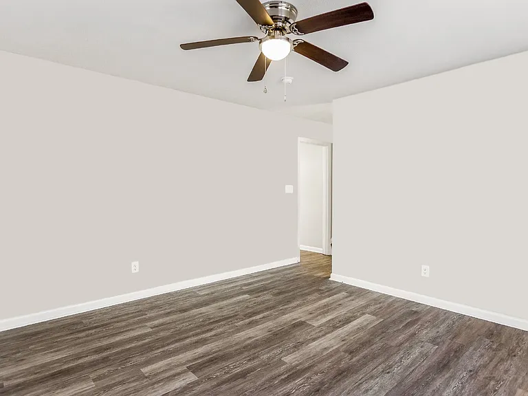 1089 Essex Pl — Photo 7