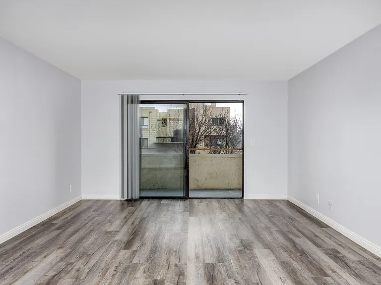 Hawthorne Apartments — Photo 50