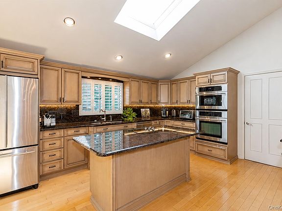5th image of 34 Harbour Dr
