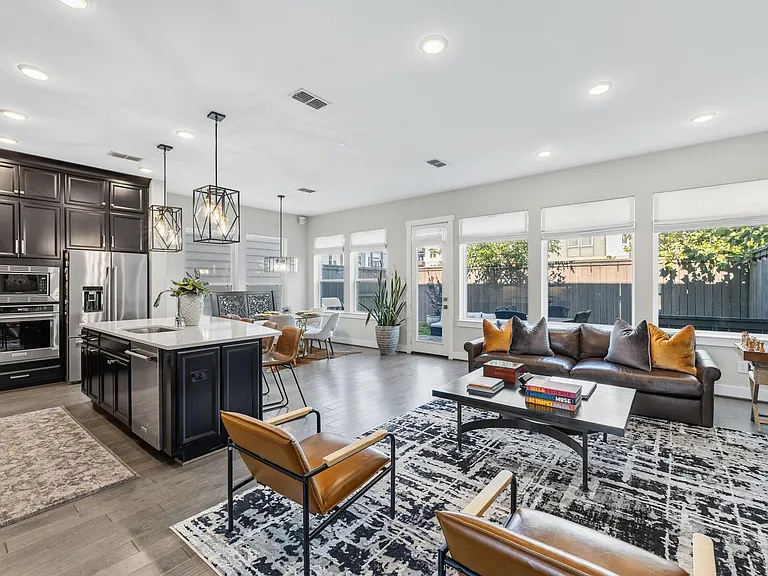 1423 Biondo Way — Photo 4