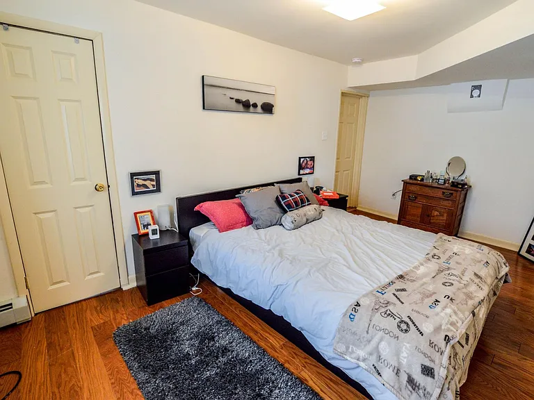 4501 Pine St #1 — Photo 2