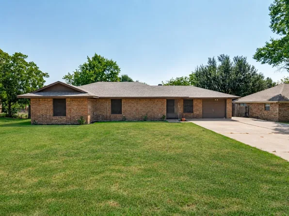 717 Adams Dr, Crandall, TX 75114