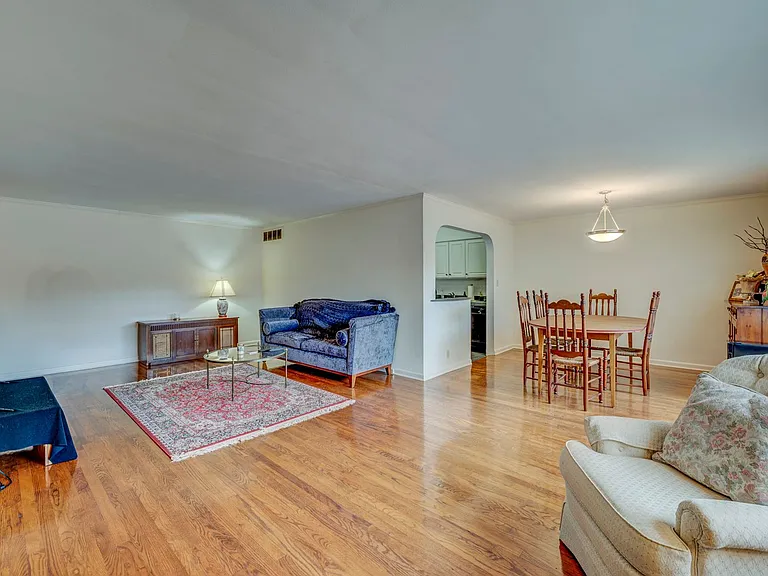 3208 Warren — Photo 24
