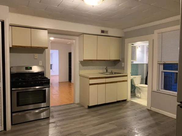 125 Howe St APT 2, Marlborough, MA 01752