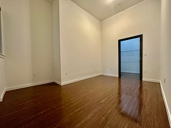 5th image of 14307 Greenwood Ave N APT 106