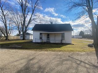 611 College St, Lerna, IL 62440