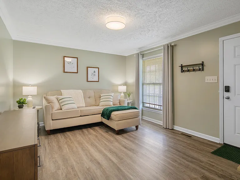 126 Golf Dr — Photo 6