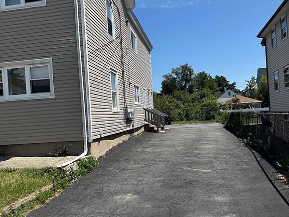 3rd image of 68-70 Russell St