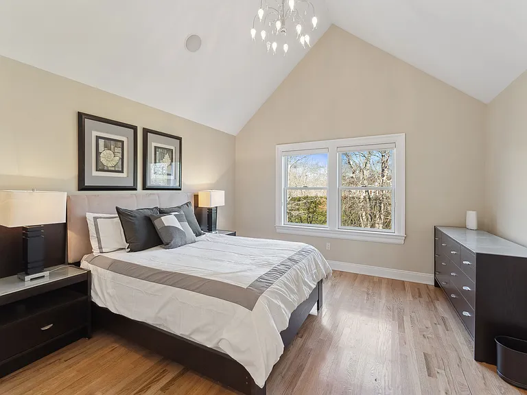 11 Arbutus Rd — Photo 18