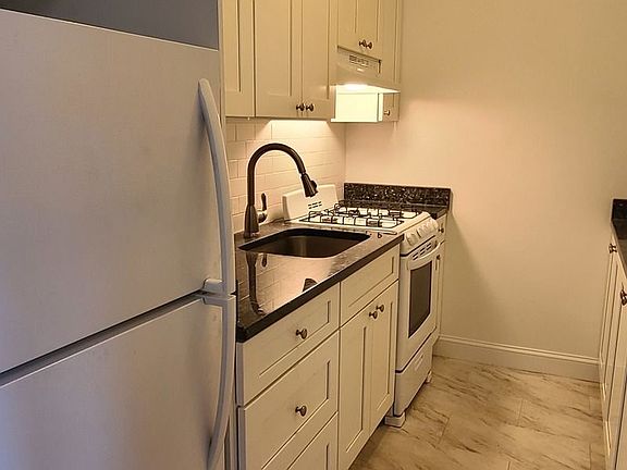 3rd image of 119-37 Metropolitan Ave #2Q