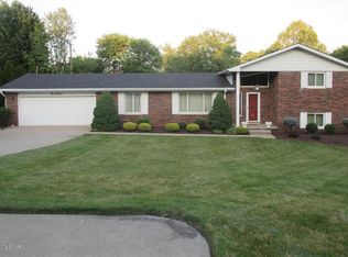 215 Terrace Dr, Radcliff, KY 40160