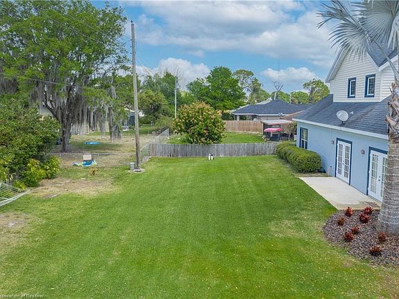 3rd image of 5555 N Huckleberry Lake Dr