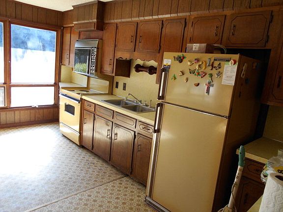5th image of 375 Knotville Rd